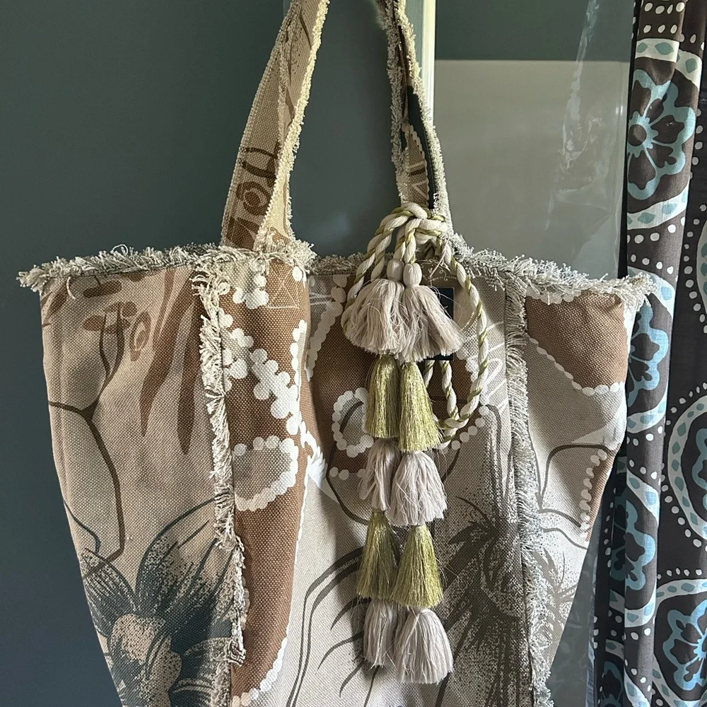 Artisan Fringed Tote Bag - Brown and Cream - Picture 2 of 11